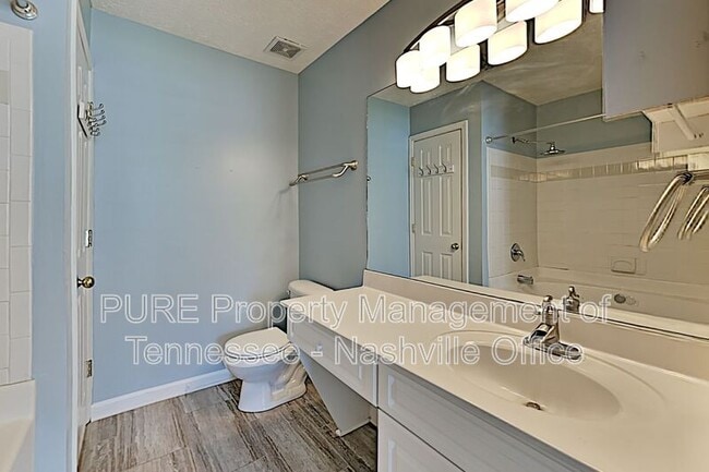 Building Photo - 2120 Lebanon Pike