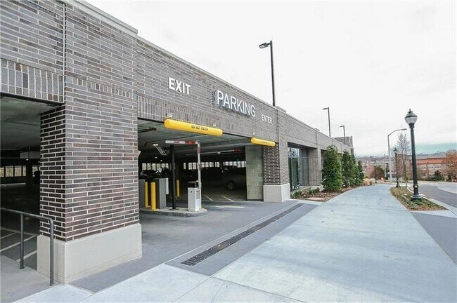 Building Photo - 788 West Marietta St NW