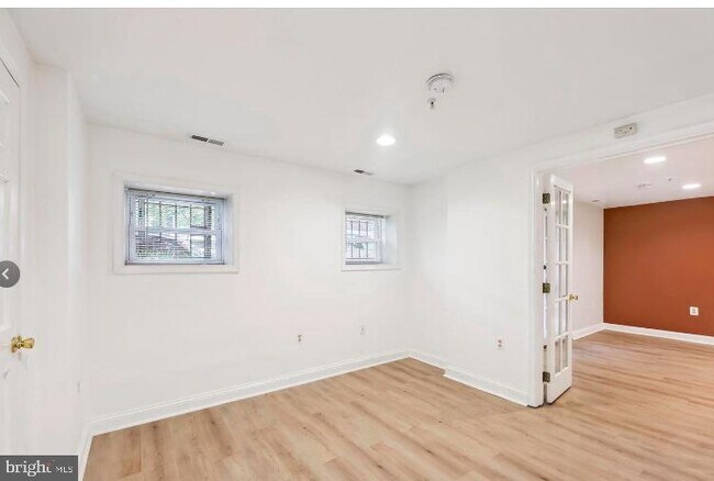 Building Photo - 2303 17th St NW
