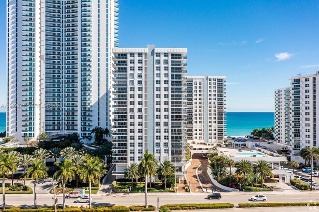 Building Photo - 2751 S Ocean Dr