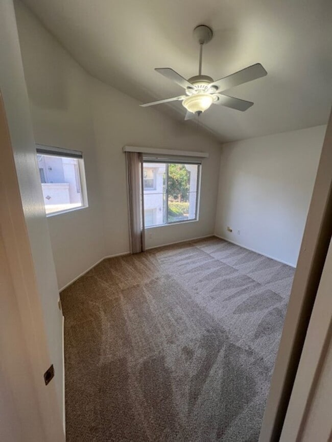 Building Photo - Spacious 2 Bedroom, 2 Bathroom Town Home w/ Attached Garage! Andria of UTC