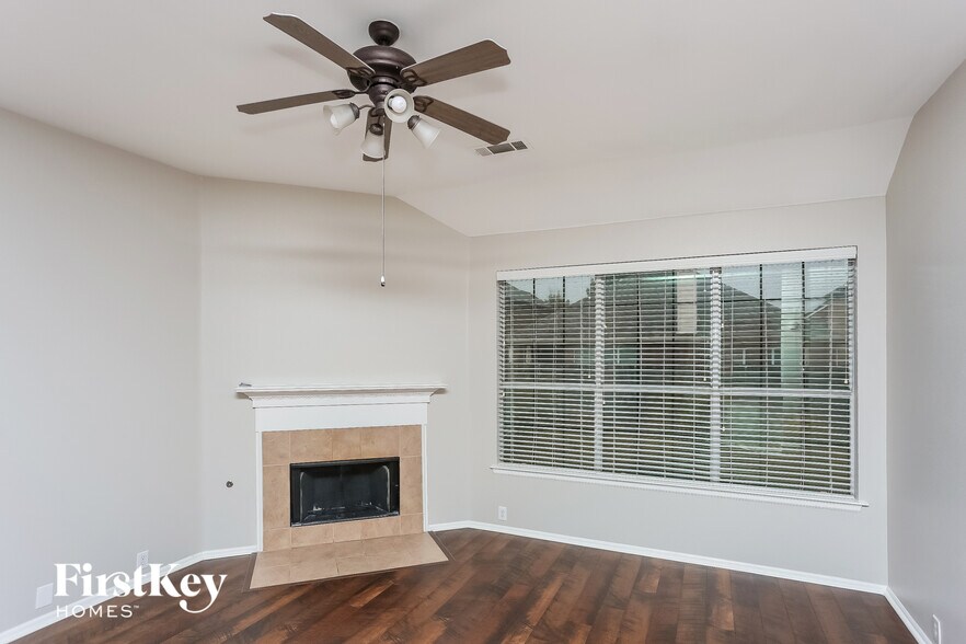 Building Photo - 2852 Maple Creek Dr