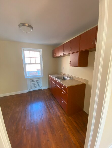 Building Photo - 2633 South St