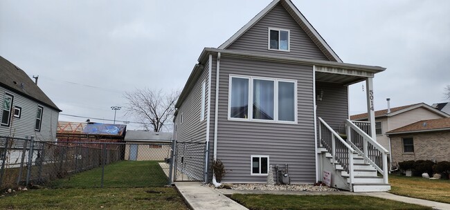 Building Photo - 5014 S Christiana Ave