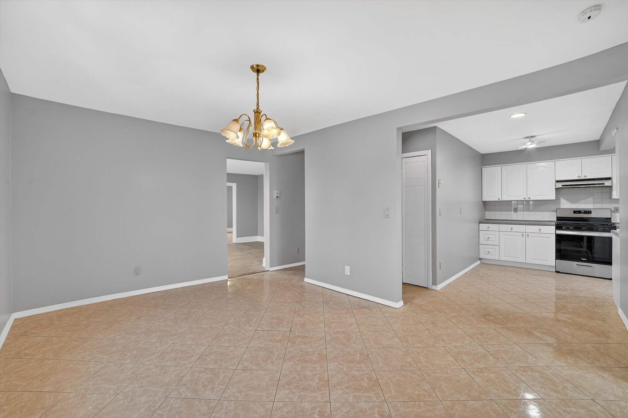 Building Photo - 4 Amackassin Ter