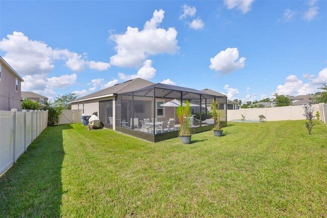 Building Photo - 11520 Cedar Valley Dr
