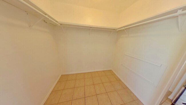 Building Photo - 1337 Lil Ave NE