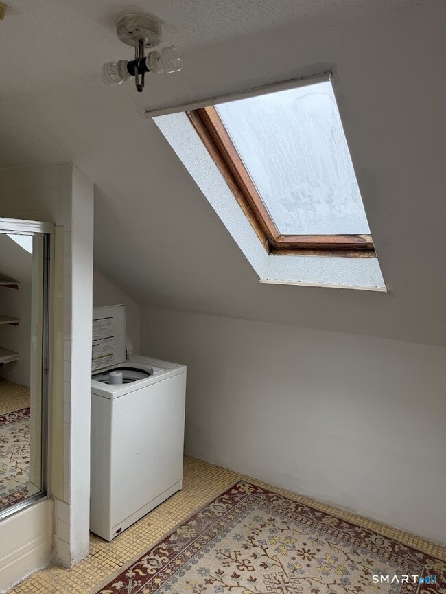 Building Photo - 183 Columbia St