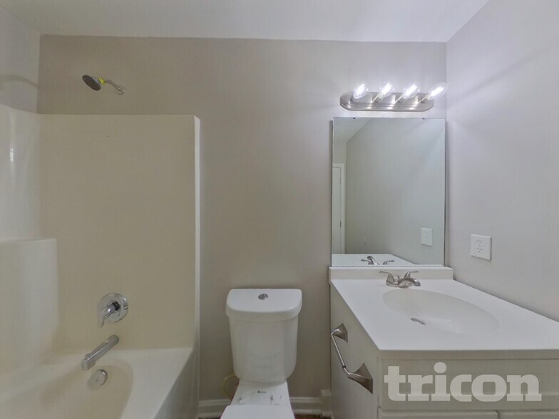 Building Photo - 1110 Hipp Rd