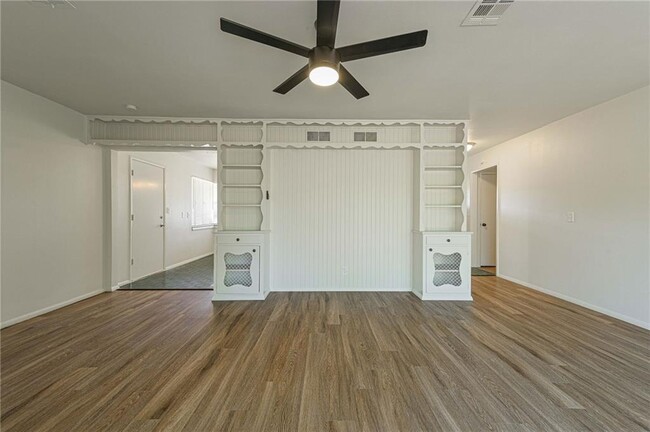 Building Photo - 4309 Woods Dr