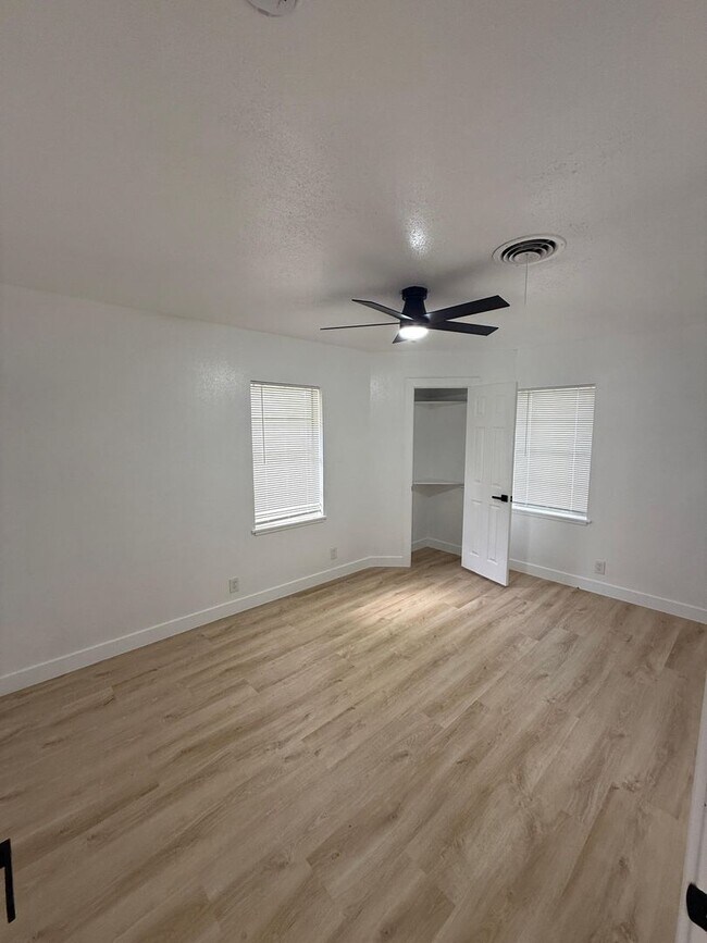 Building Photo - BEAUTIFUL HOME IN HOUSTON. MOVE IN READY!.