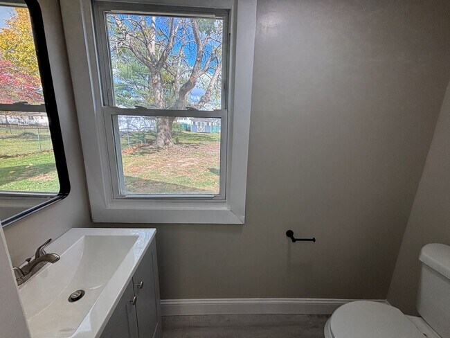 Building Photo - Newly Renovated 3-Bedroom, 2.5-Bath Home i...