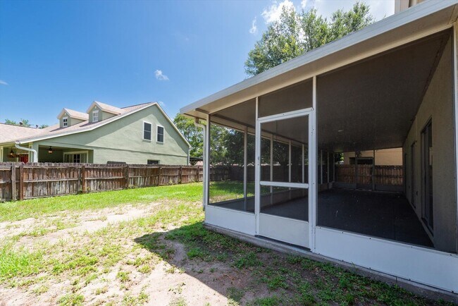 Building Photo - Updated 4BR with Bonus Room in Riverview!