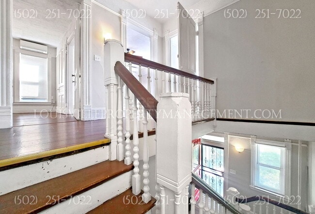 Building Photo - 1347 S Floyd St