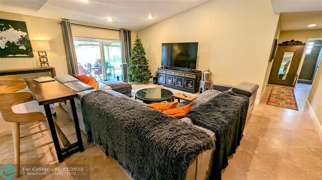 Building Photo - 8105 Nutmeg Way