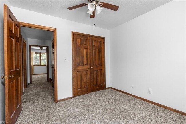Building Photo - 703 Sir Walter Cir