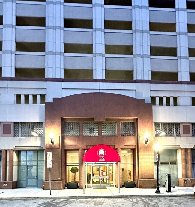 Primary Photo - Fully Furnished Luxurious 2 Bedroom Condo ...