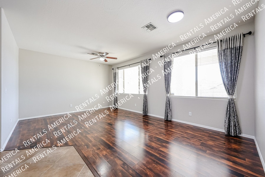 Building Photo - 3751 Desert Creek Ln