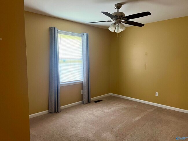 Building Photo - 110 Laurel Oak Rd