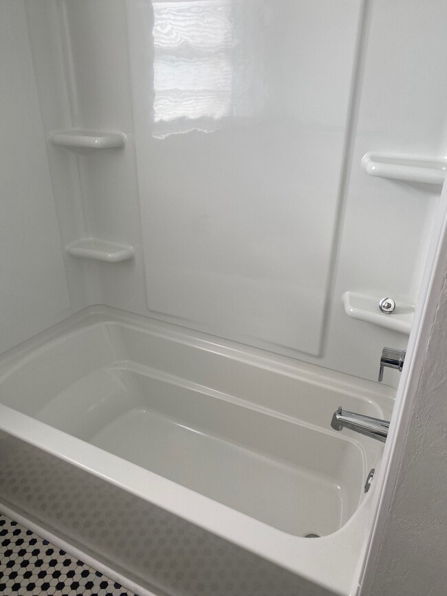 Building Photo - 39 Byron Ellinor Dr