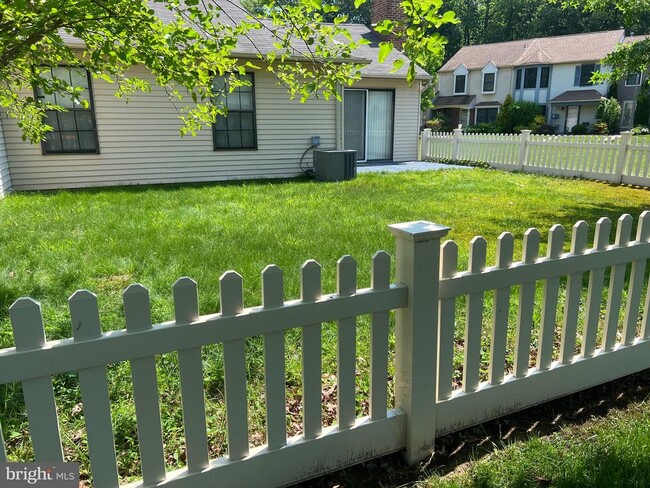 Building Photo - 17 Banbury Ct