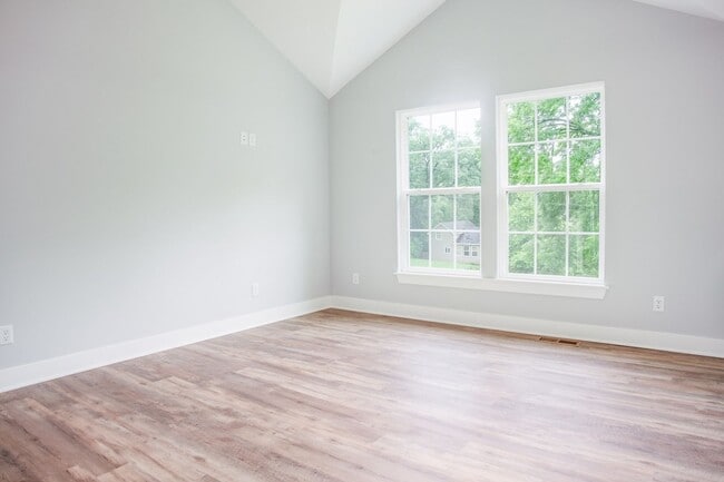 Building Photo - COMING SOON: Beautiful home in Avondale, MO!