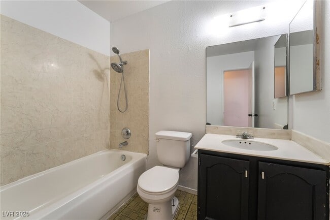 Building Photo - 4739 Buena Vista Way