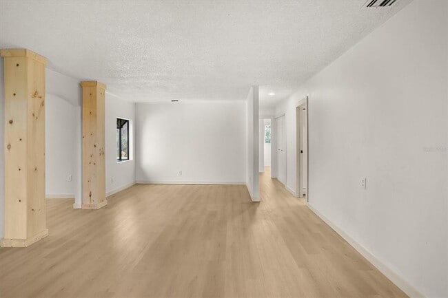Building Photo - 8725 Erie Ln