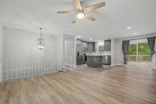 Building Photo - 1811 Devra Dr