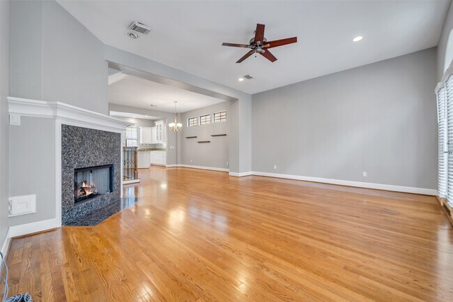 Building Photo - 542 Bomar St