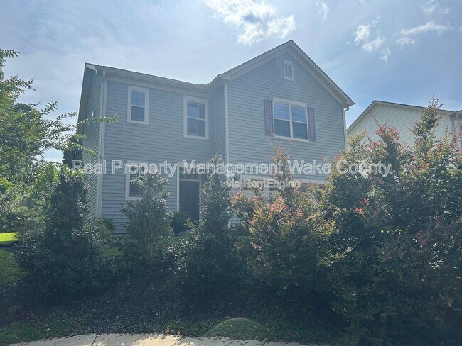 Building Photo - 238 Lynn Dr