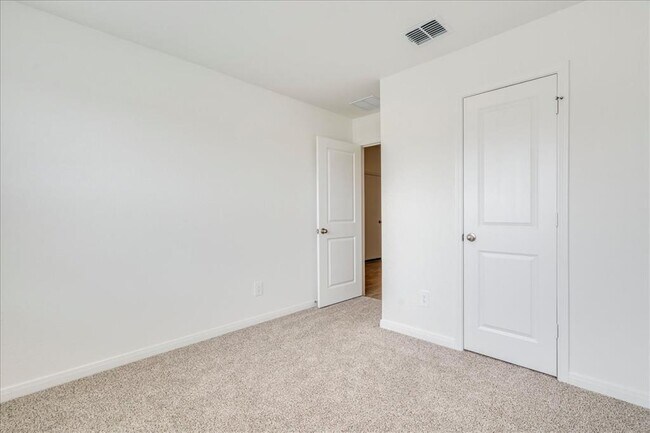 Building Photo - 264 Denali Dr