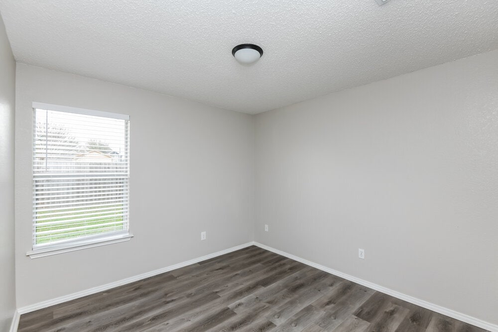 Building Photo - 1504 Woodhall Way