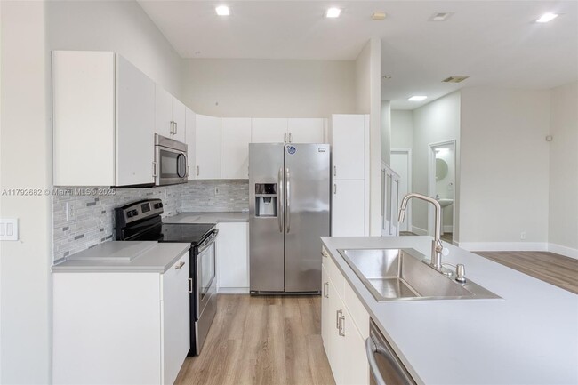 Building Photo - 3755 SW 50th St