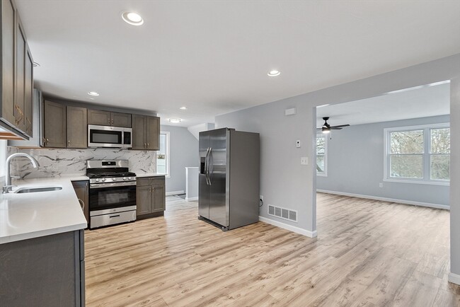 Building Photo - 4 Moran Ct