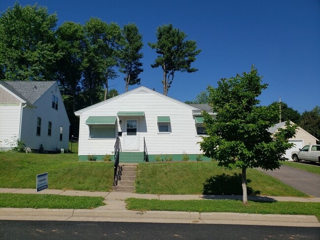 Building Photo - 3 bed 1.5 bath single family home in Wausau