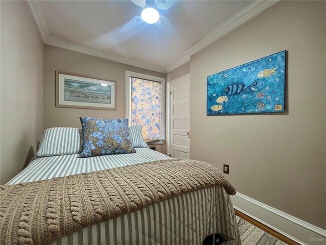Building Photo - 9 Sylvan St