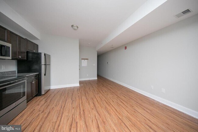 Building Photo - 1222 N 7th St