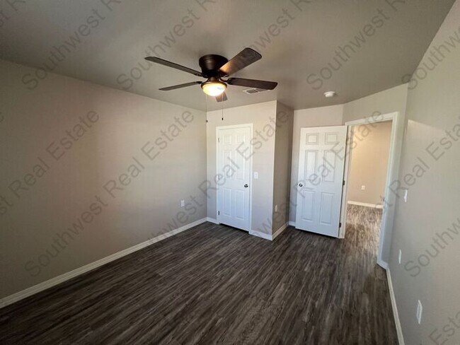 Building Photo - New Spacious 2 bedroom 2 bath Duplex.