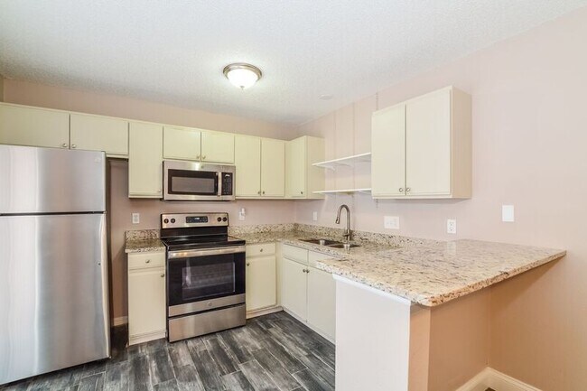 Building Photo - 3756 Dartford Dr