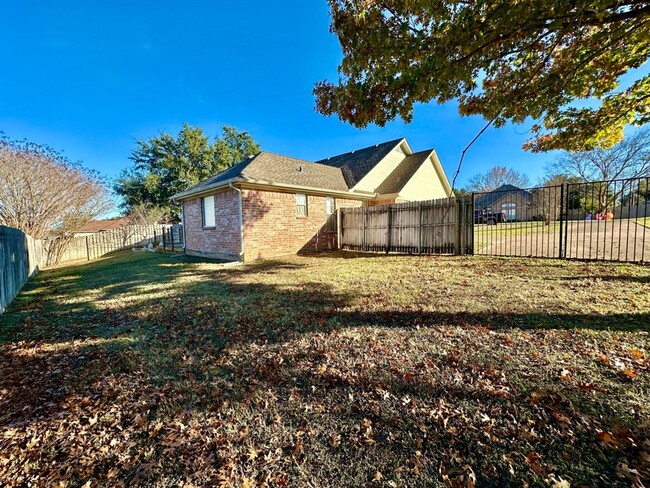 Building Photo - 3bd 2ba House In Robinson, Tx!