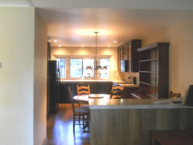 Building Photo - 171 Village Blvd