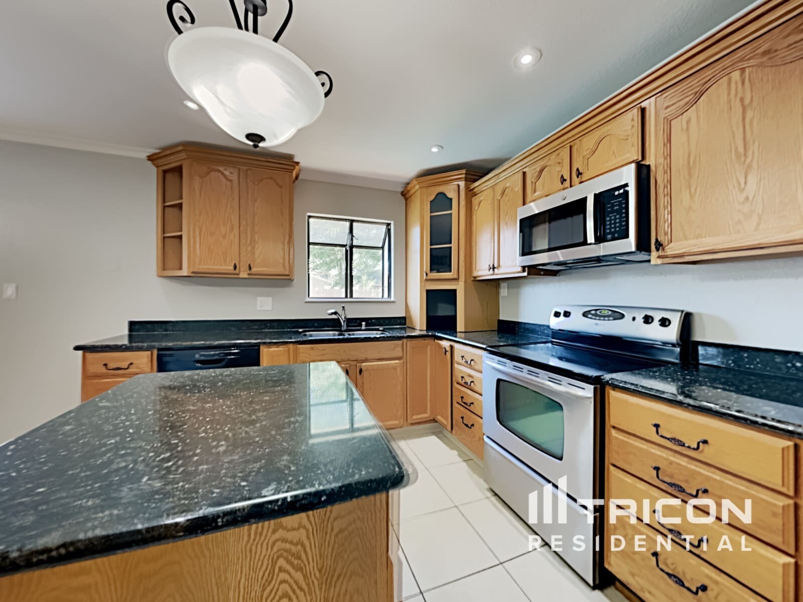 Building Photo - 149 Donner Dr