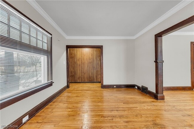 Building Photo - 9609 Sladden Ave