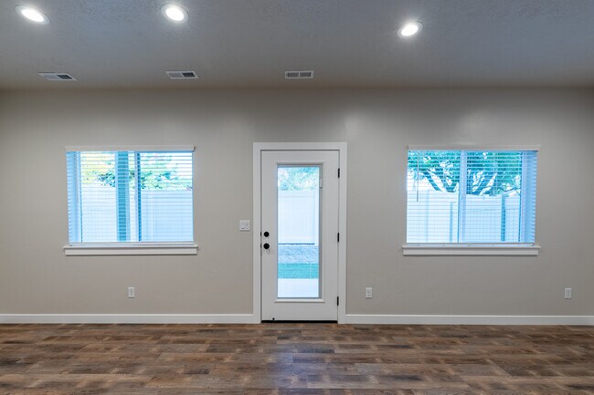 Building Photo - 308 Canterbury Wy