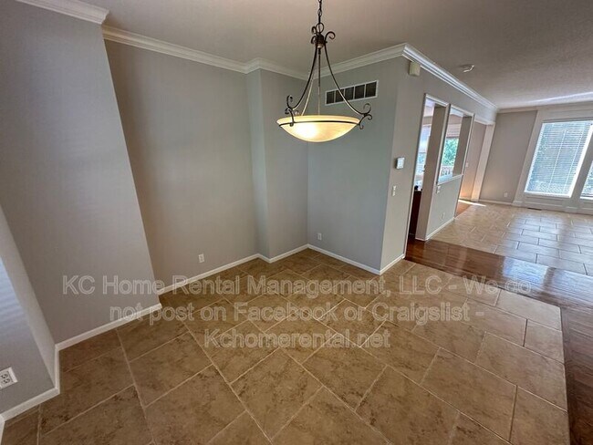 Building Photo - 5605 W 153rd Terrace