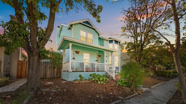 Primary Photo - Charming 4-bedroom 3bath home near Suisun ...