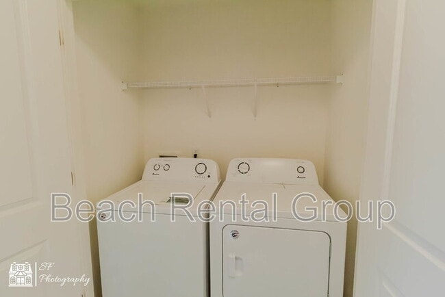 Building Photo - 109 Oxfordshire St