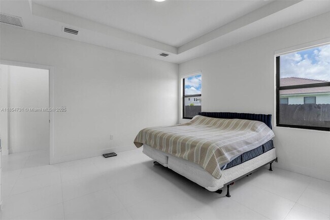 Building Photo - 32206 SW 196th Ave