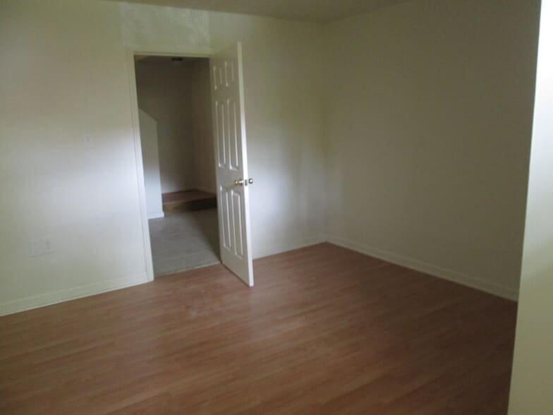 Building Photo - 5283 Ilchester Rd